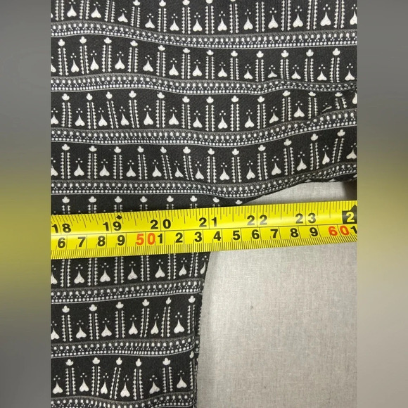 Farm Rio x Adidas Originals Pavao  Black white oversized sweatshirt Sz XS - Picture 11 of 11